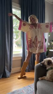 Oversized Embroidered White and Pink Dress with V-Neck and 3/4 Sleeves